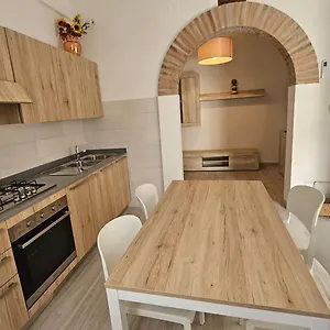 Via Roma , Castelnuovo D'elsa Italia